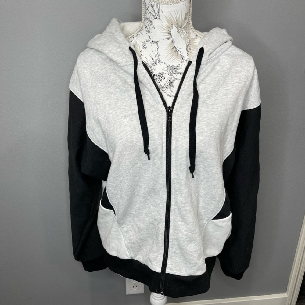 Excellent Condition PINK Victoria's Secret Black and Gray Medium Hoodie